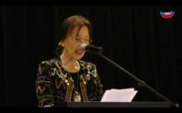 Mevrouw Dümpel heeft aandacht in haar toespraak voor de gevallenen in Indonesië